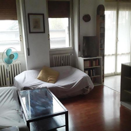 Ferienwohnung Camera A Milano Zona Nolo Cimiano Exterior foto